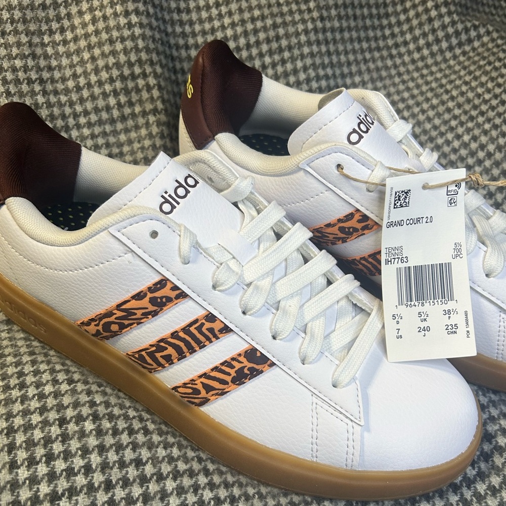 adidas White and Orange Women's Sneakers - Picture 2 of 6